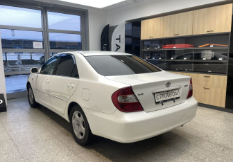 Подержанный автомобиль Toyota Camry Sedan 2003 года (7 фото)