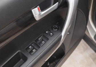 Подержанный автомобиль Kia Sorento 2012 года (17 фото)