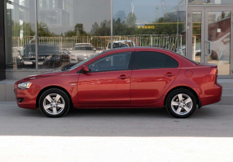Подержанный автомобиль Mitsubishi Lancer Sedan 2008 года (8 фото)