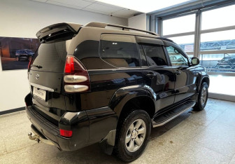 Подержанный автомобиль Toyota Land Cruiser Prado 2008 года (5 фото)