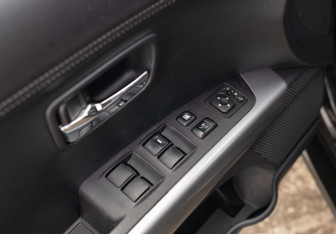 Подержанный автомобиль Peugeot 4007 2010 года (18 фото)