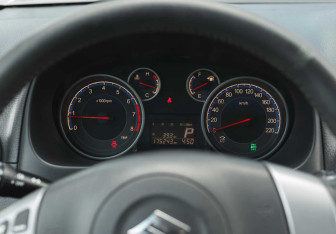Подержанный автомобиль Suzuki SX4 Hatchback 2010 года (13 фото)