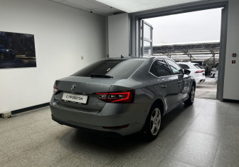 Подержанный автомобиль Skoda Superb Liftback 2018 года (4 фото)