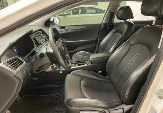 Подержанный автомобиль Hyundai Sonata 2017 года (9 фото)