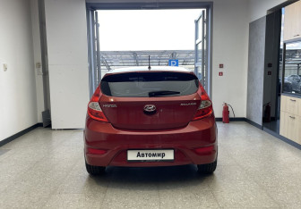 Подержанный автомобиль Hyundai Solaris Sedan 2012 года (5 фото)
