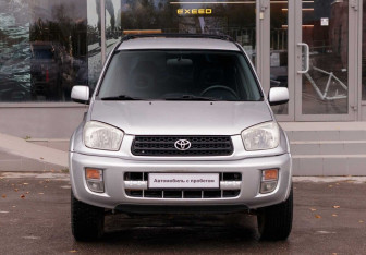 Подержанный автомобиль Toyota RAV4 2001 года (2 фото)