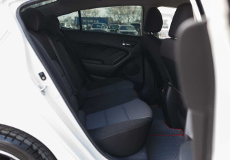 Подержанный автомобиль Kia Cerato Sedan 2013 года (19 фото)