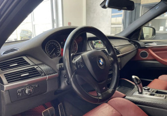 Подержанный автомобиль BMW X6 2013 года (7 фото)