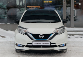 Подержанный автомобиль Nissan Note 2019 года (2 фото)