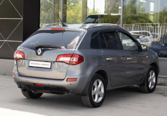 Подержанный автомобиль Renault Koleos 2008 года (5 фото)