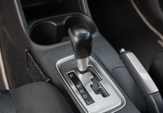 Подержанный автомобиль Mitsubishi Outlander 2013 года (15 фото)