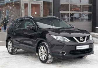 Подержанный автомобиль Nissan Qashqai 2014 года (3 фото)