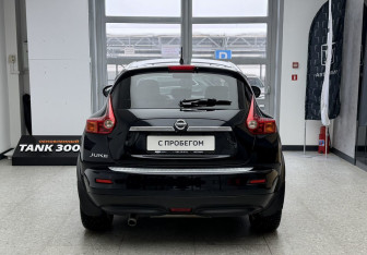 Подержанный автомобиль Nissan Juke 2011 года (5 фото)