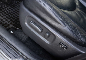 Подержанный автомобиль Toyota RAV4 2012 года (20 фото)