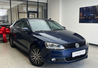 Подержанный автомобиль Volkswagen Jetta Sedan 2012 года (3 фото)