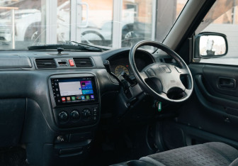 Подержанный автомобиль Honda CR-V 2000 года (11 фото)