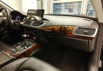 Подержанный автомобиль Audi A7 2010 года (18 фото)