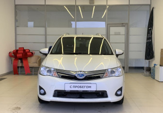 Подержанный автомобиль Toyota Corolla Wagon 2014 года (2 фото)