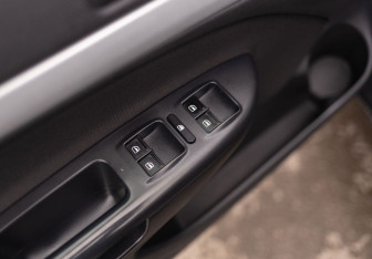 Подержанный автомобиль Skoda Octavia Liftback 2011 года (15 фото)