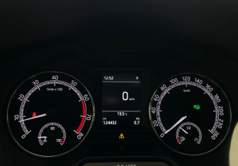 Подержанный автомобиль Skoda Octavia Liftback 2018 года (16 фото)