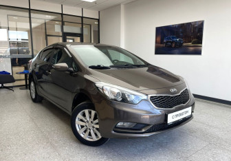 Подержанный автомобиль Kia Cerato Sedan 2013 года (4 фото)