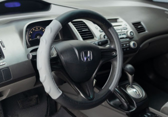 Подержанный автомобиль Honda Civic Sedan 2006 года (11 фото)