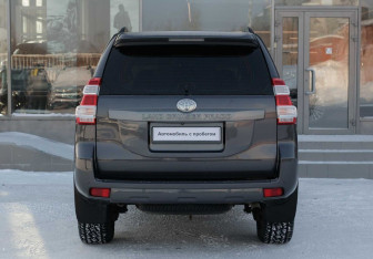 Подержанный автомобиль Toyota Land Cruiser Prado 2014 года (6 фото)