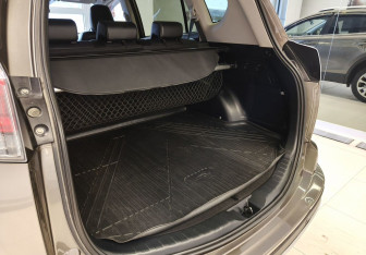 Подержанный автомобиль Toyota RAV4 2017 года (7 фото)