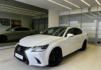 Подержанный автомобиль Lexus GS 2015 года (1 фото)