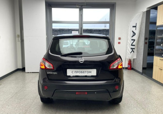 Подержанный автомобиль Nissan Qashqai 2012 года (5 фото)