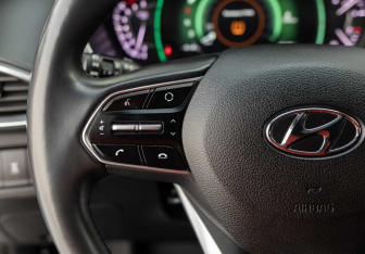 Подержанный автомобиль Hyundai Santa Fe 2018 года (12 фото)