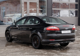 Подержанный автомобиль Ford Mondeo Sedan 2007 года (7 фото)