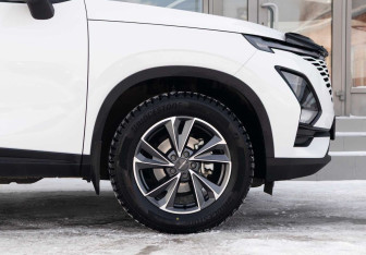 Подержанный автомобиль Omoda C5 2024 года (9 фото)