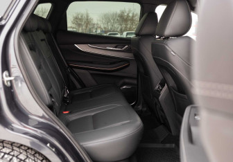 Подержанный автомобиль Exeed LX 2024 года (19 фото)