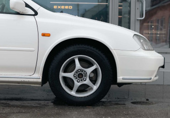 Подержанный автомобиль Honda Avancier Wagon 2000 года (9 фото)