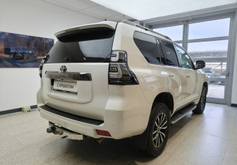 Подержанный автомобиль Toyota Land Cruiser Prado 2021 года (4 фото)