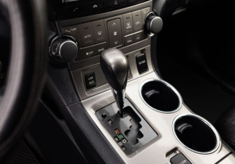 Подержанный автомобиль Toyota Highlander 2013 года (15 фото)