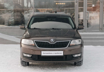 Подержанный автомобиль Skoda Rapid Liftback 2018 года (2 фото)