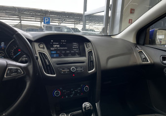 Подержанный автомобиль Ford Focus Sedan 2018 года (8 фото)