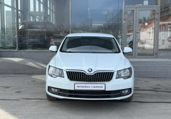 Подержанный автомобиль Skoda Superb Liftback 2014 года (7 фото)