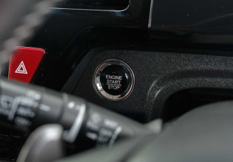 Подержанный автомобиль Honda Stepwgn 2017 года (15 фото)