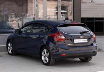 Подержанный автомобиль Ford Focus Hatchback 2012 года (7 фото)