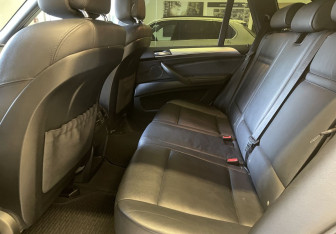 Подержанный автомобиль BMW X5 2013 года (9 фото)