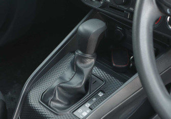 Подержанный автомобиль Daihatsu Rocky 2021 года (16 фото)