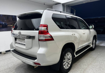 Подержанный автомобиль Toyota Land Cruiser Prado 2016 года (5 фото)