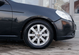 Подержанный автомобиль Chevrolet Epica 2010 года (9 фото)