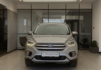 Подержанный автомобиль Ford Kuga 2018 года (2 фото)