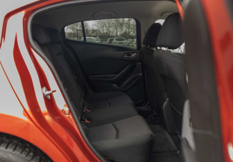 Подержанный автомобиль Mazda 3 Hatchback 2014 года (20 фото)