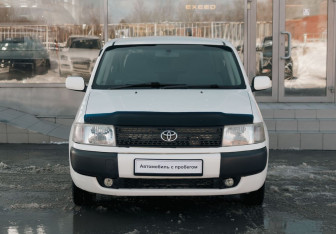 Подержанный автомобиль Toyota Probox 2008 года (2 фото)