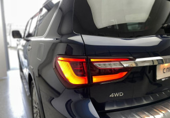 Подержанный автомобиль Infiniti QX80 2021 года (13 фото)